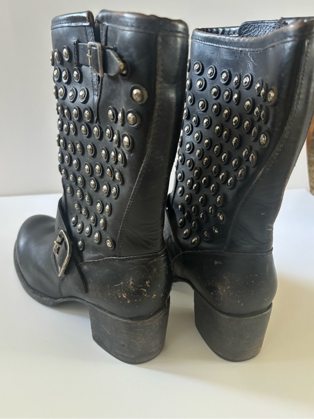 Fyre Women’s Black Leather Studded Mid-Ankle Boot Size 9 1/2B - Picture 2 of 6
